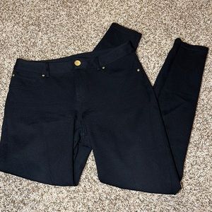 Black ankle length jeggings!